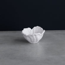 Load image into Gallery viewer, Vida Lettuce Mini Dip Bowl
