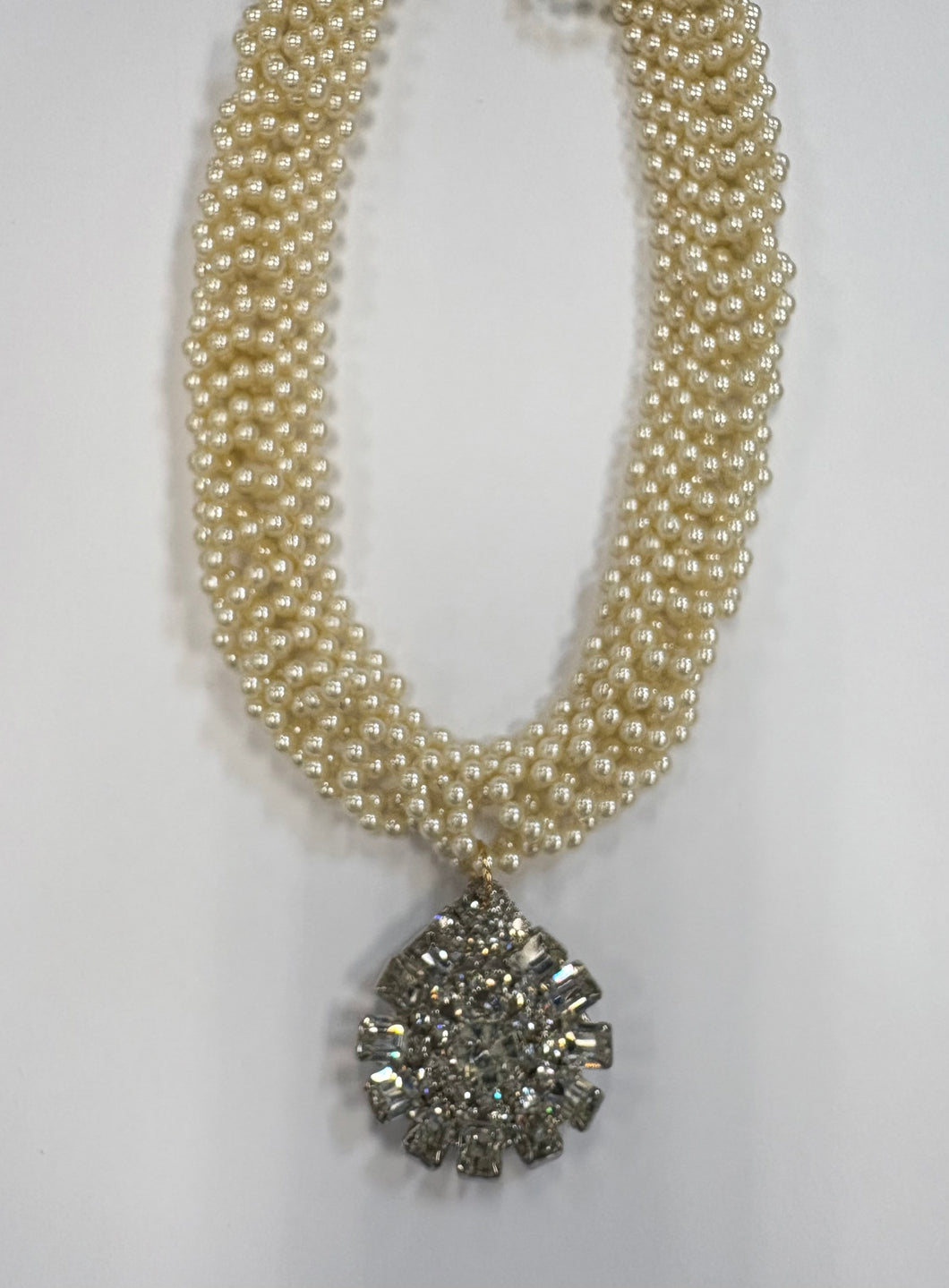 1950's Brooch & Pearl Necklace