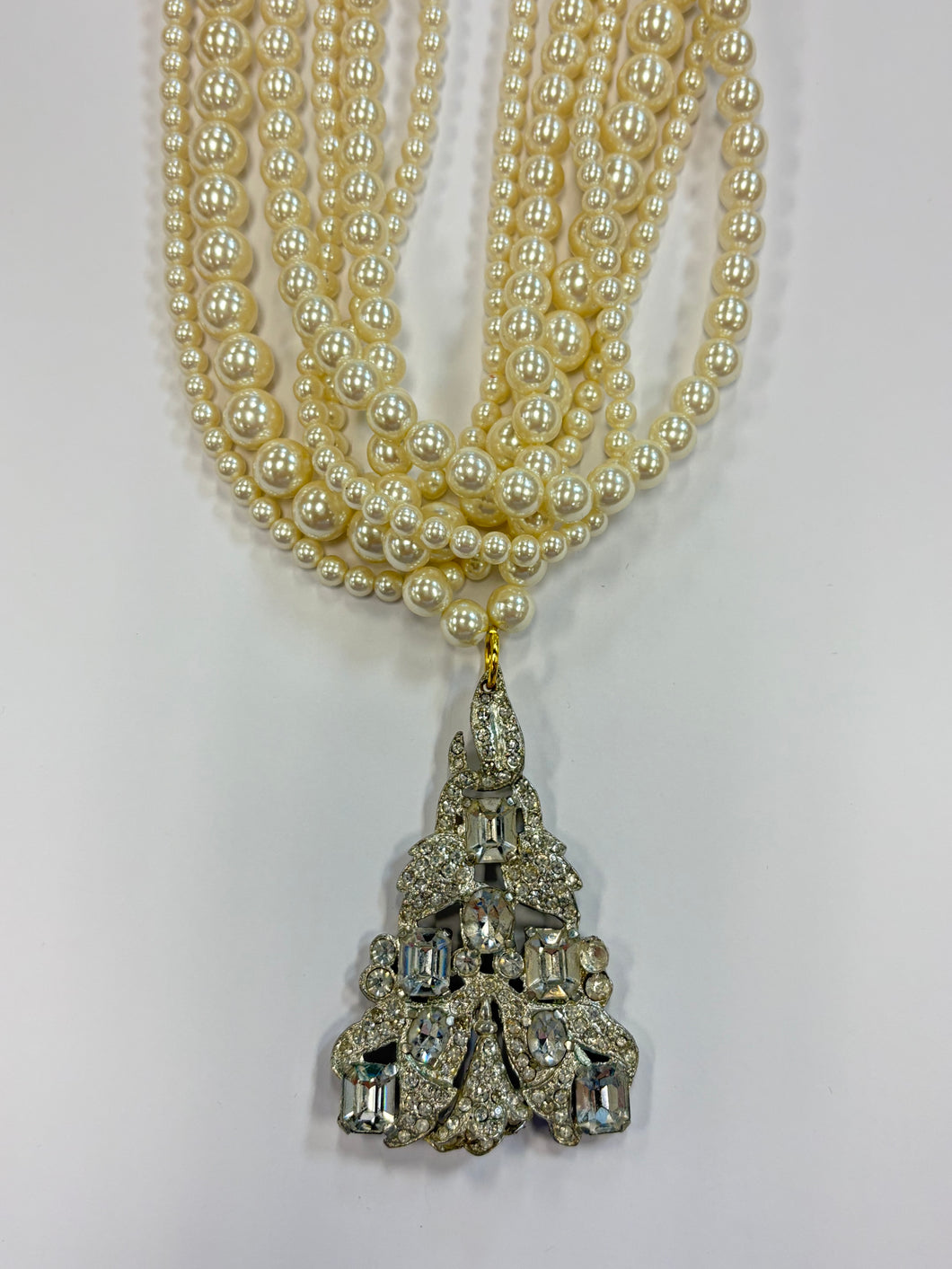 1930's Brooch & Pearl Necklace
