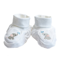 Load image into Gallery viewer, Baby  Embroidered Booties
